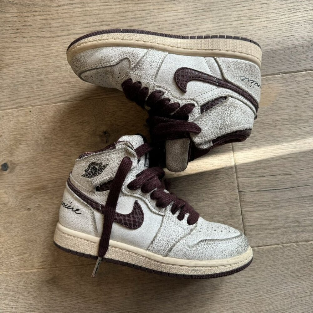Jordan Retro 1 High OG A Ma Maniere Sneakers